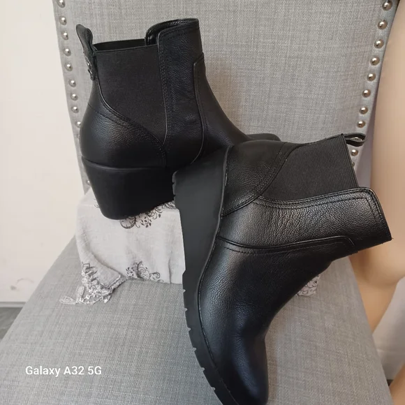 Bass | Shoes | Bass Size 85 Womens Black Ankle Boots | Poshmark display picture 1